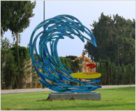 「サーファー」（2008年）イスラエル、ネタニアのアート・プロジェクト